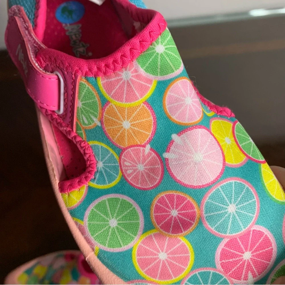 Newt Citrus Toed Water Shoes